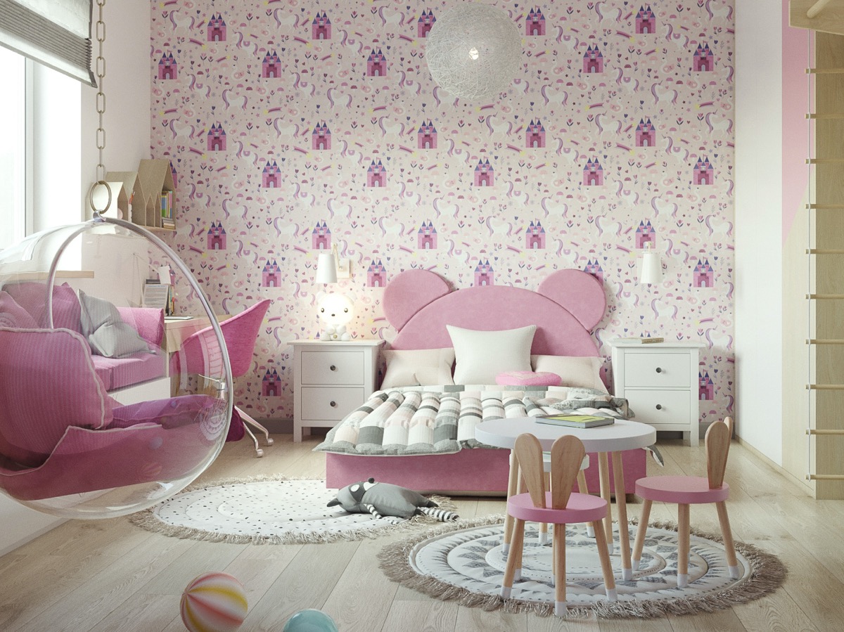 amenagement chambre fille avec linge de lit et tapisserie rose